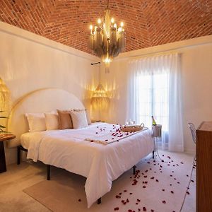 Suite Estándar con Cama Queen